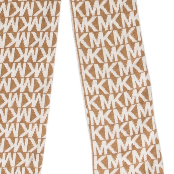 MICHAEL KORS Printed Scarf - Picture 2 of 5